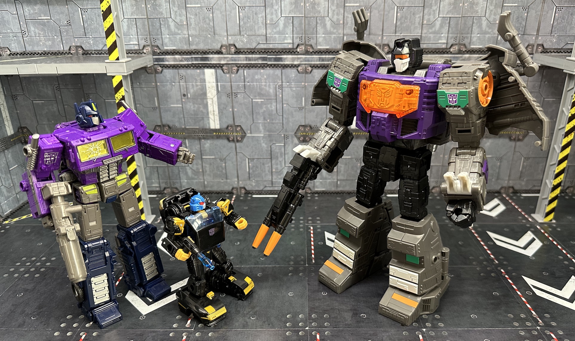 Shattered Glass Grimlock In-Hand Images from Transformers Generations